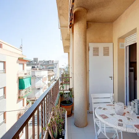 Pretty With Balcony Apartment *