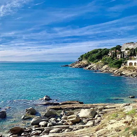 Apartment In Roses Near Sand Beach